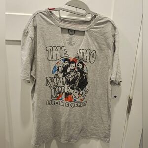The Who Concert Tee XXL 1982 Tour Graphic Shirt Band Merch Distressed V Neck